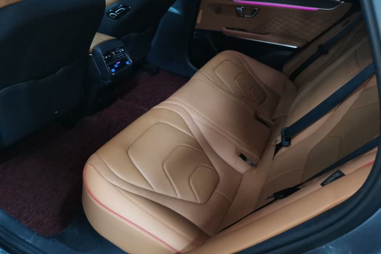 Used BYD Han 2022 EV Genesis Edition 715KM Front-Wheel-Drive Prestige Model
