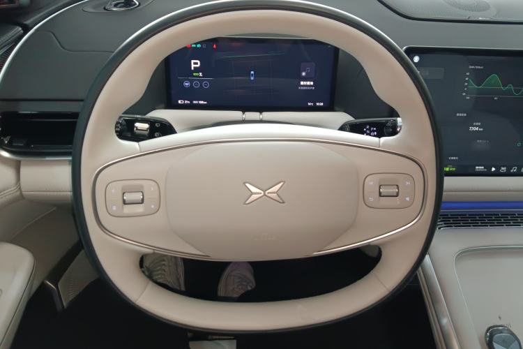 Used XPeng G9 2025 625 Long-Range Max Steering Wheel