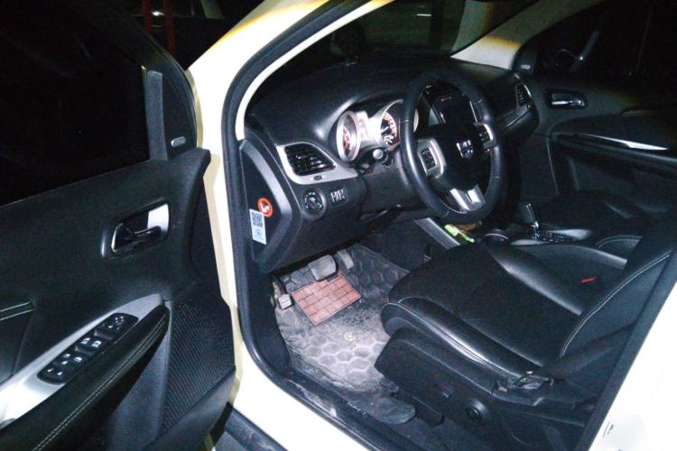 Used Dodge Journey 2013 2.4L Two-Wheel Drive Luxury Version