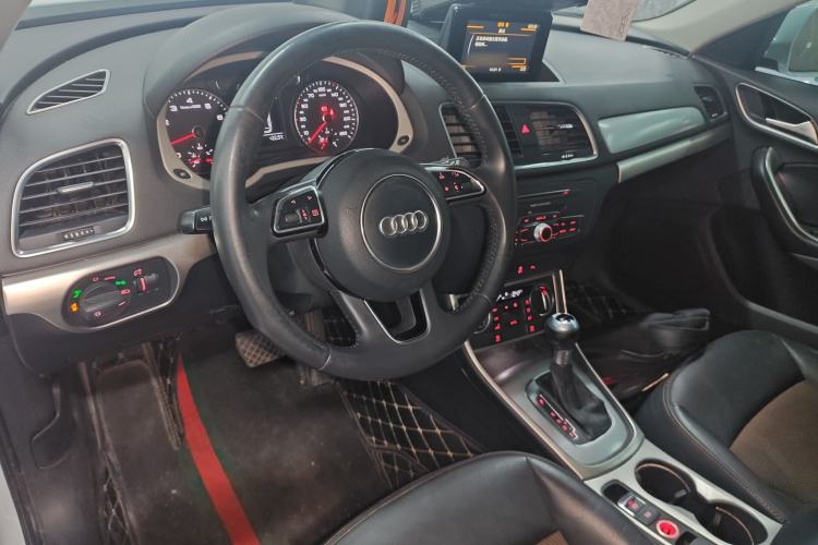 Used Audi Q3 2018 30th Anniversary Edition 35 TFSI Fashion Model Center Console