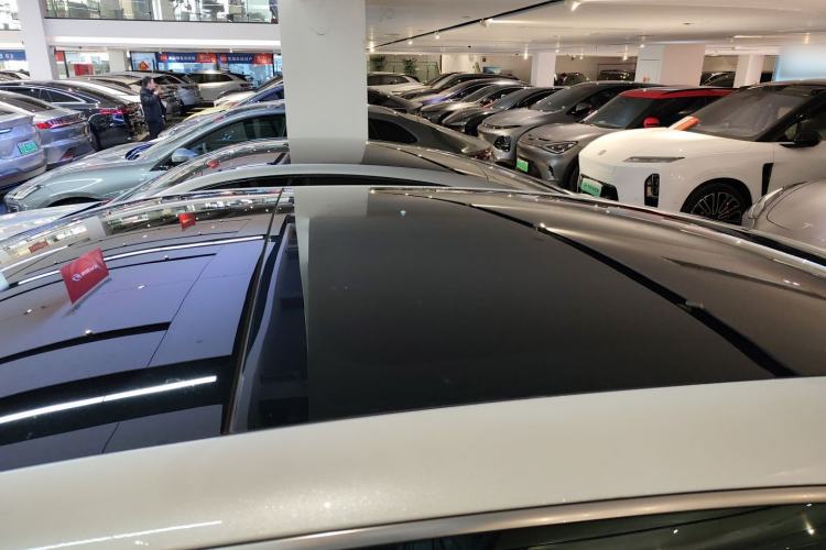 Used Avatr 11 2023 HarmonyOS Version Smart Enjoyment Upgrade Model 90-Degree Rear-Wheel Drive Edition Roof