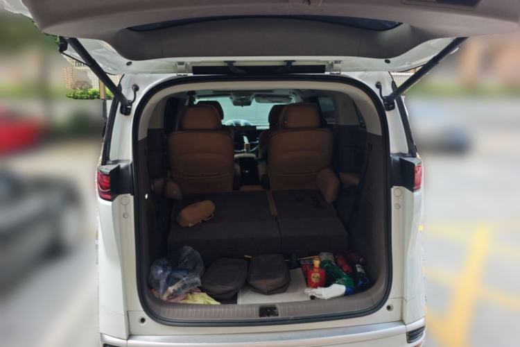 Used Denza D9 2022 DM-i 1040 Prestige Model