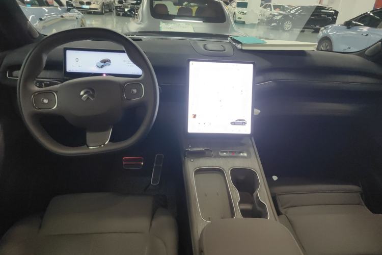 Used Nio ES7 2022 75 kWh Center Console