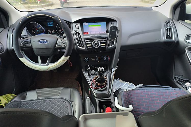 Used Ford Focus 2018 Sedan Classic 1.6L Manual Fashion Edition SmartDrive Version