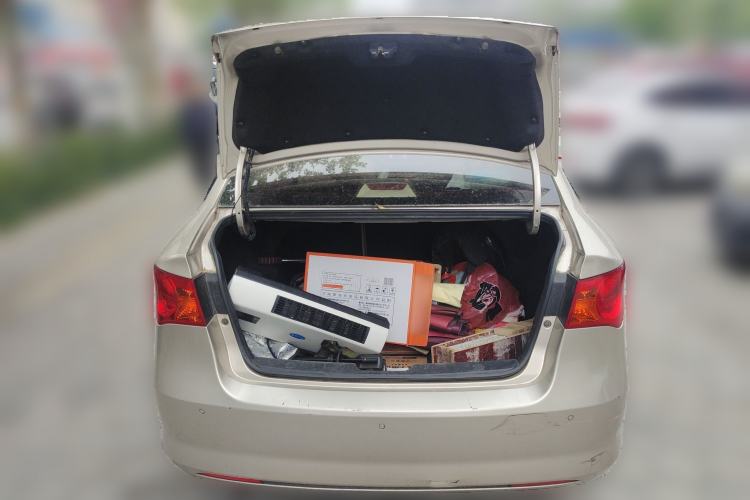 Used Roewe 350 2013 350C 1.5L Automatic Xunyue Edition Trunk