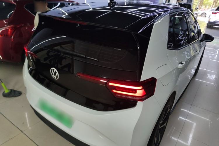 Used Volkswagen ID.3 2025 Smart Edition Ultra-Intelligent Version Rear Right 45 Deg