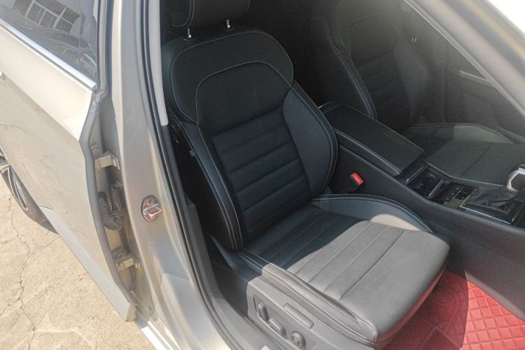 Used Skoda Superb 2022 TSI330 DSG Luxury Edition Right Front Seat