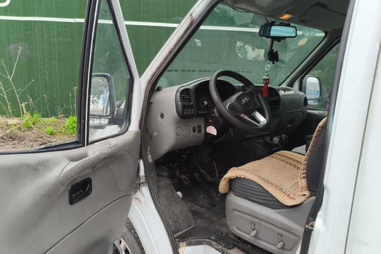 Used JMC Transit 2017 2.8T Commercial Version Short Wheelbase Mid-Roof 6/7/8-Seater JX493