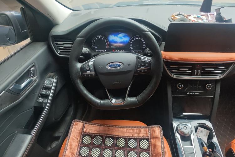 Used Ford Escape 2020 EcoBoost 245 Two-Wheel-Drive Titanium Edition
