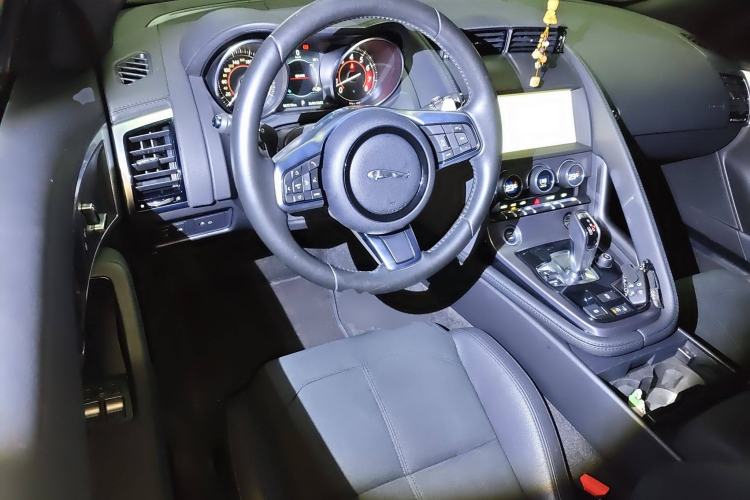 Used Jaguar F-TYPE 2019 2.0T Hardtop Version
