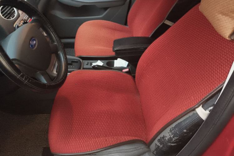 Used Ford Focus 2013 Hatchback Classic 1.8L Automatic Base Model
