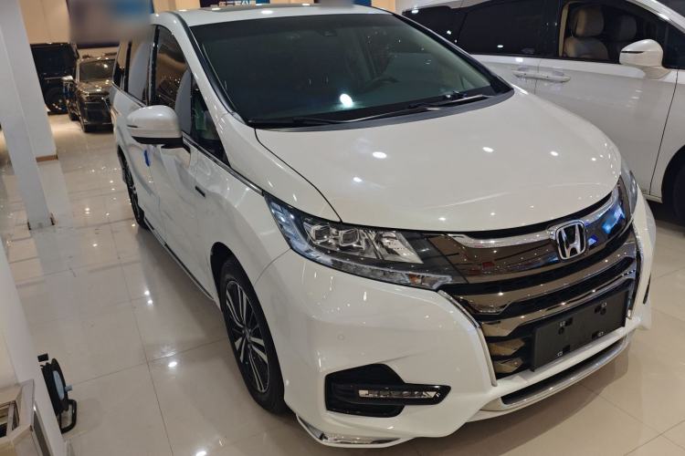 Used Honda Odyssey 2021 2.0L Rui·Luxury Edition Front Right 45 Deg