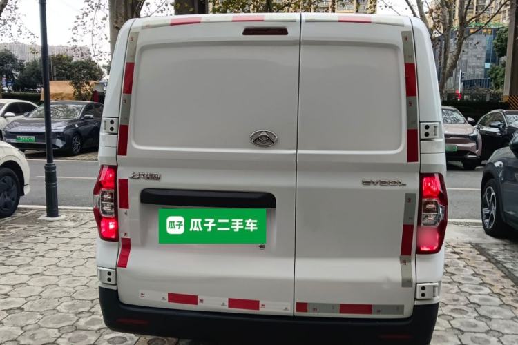 Used SAIC MAXUS EV30 2023 Pure-Electric Smart Logistics Expert with Long Wheelbase Guoxuan