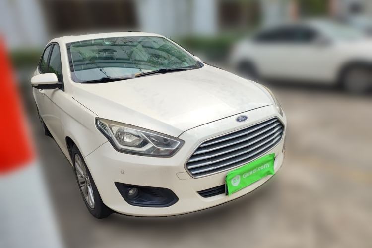 Used Ford Escort 2017 Happiness Edition 1.5L Automatic Fashion Version Front Right 45 Deg