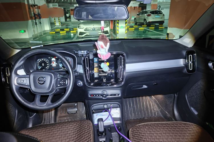 Used Volvo XC40 2021 T4 4x4 SmartDrive Fashion Edition Center Console