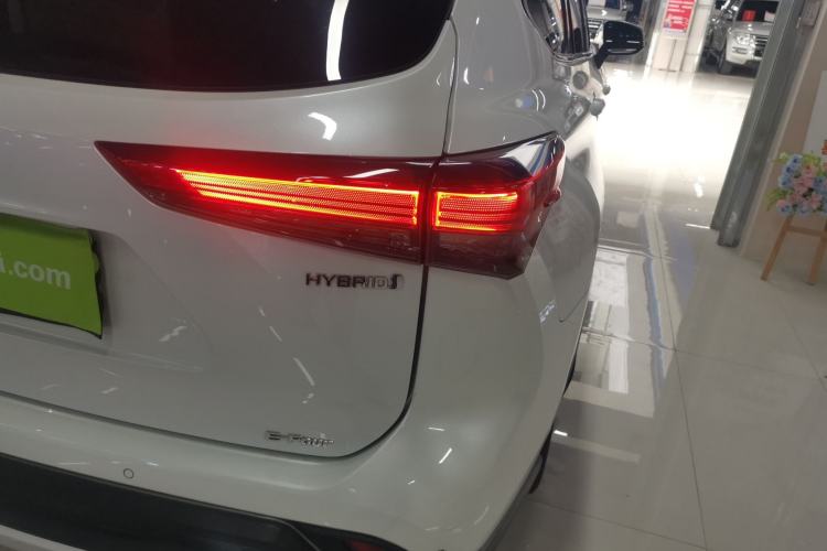 Used Toyota Highlander 2022 Dual-Engine 2.5L Four-Wheel Drive Prestige Version 7 Seats Right Rear Taillight