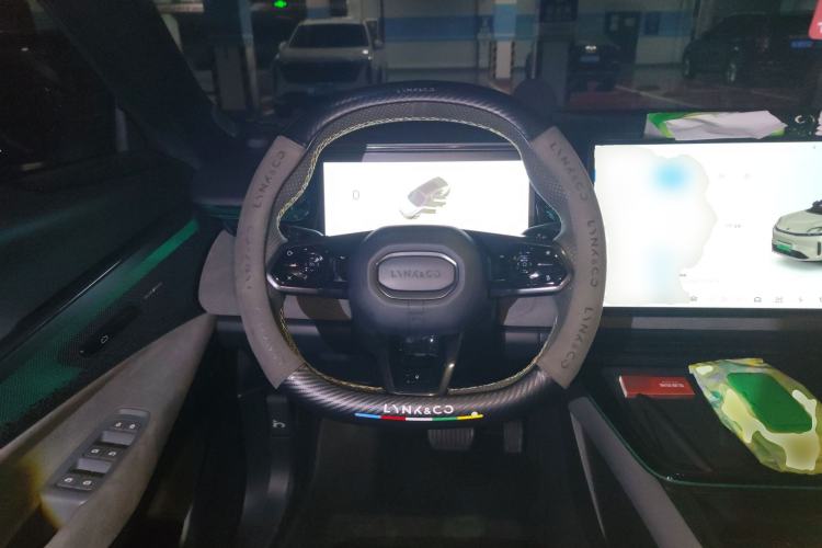 Used Lynk & Co 08 EM-P 2023 120km Long-Range Pro
