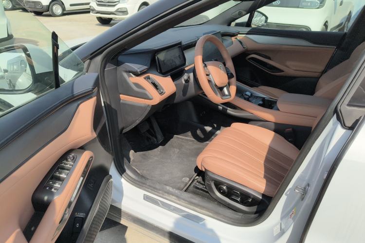 Used BYD Song L EV 2025 Intelligent Driving Version 662 km LiDAR Excellence Edition
