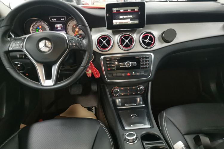 Used Mercedes-Benz GLA 2015 GLA 200 Fashion Model
