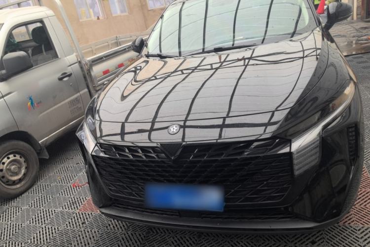 Used Venucia V 2022 260T Black Horse Edition · Idol Front