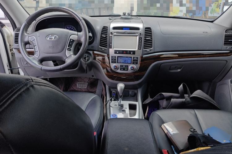 Used Hyundai Santa Fe Classic 2012 2.4 Comfort Edition 7-Seater Four-Wheel Drive