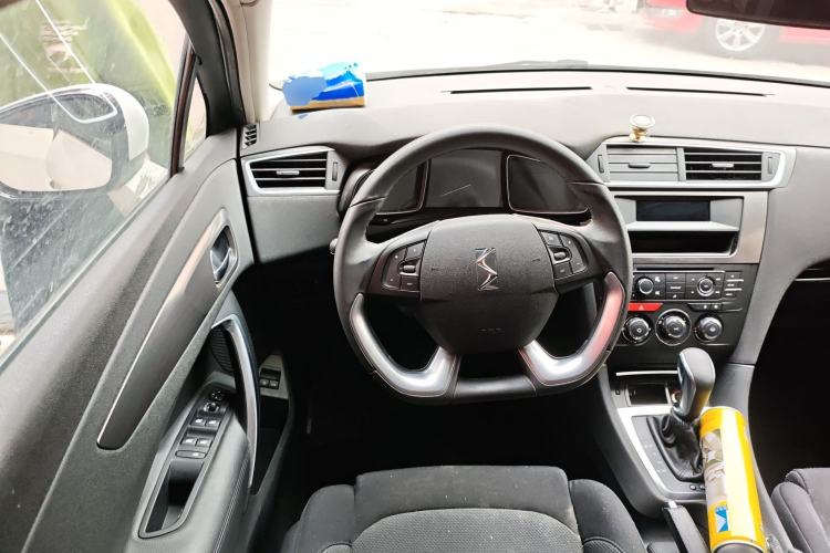 Used DS 5LS 2015 1.6T Comfort Edition THP160
