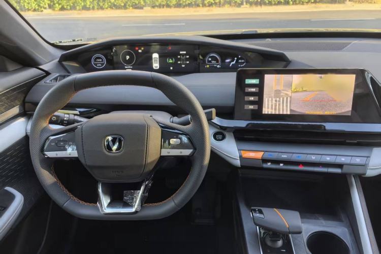 Used Changan UNI-V iDD 2024 Blue Whale Smart Electric iDD 136km ZhiKu Model