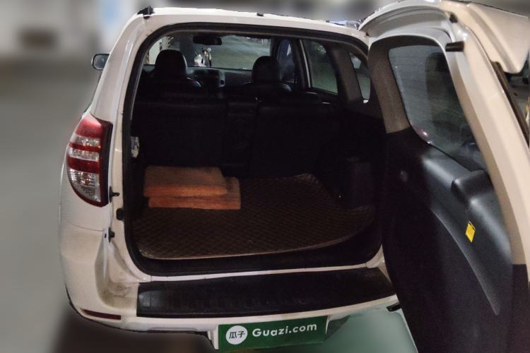 Used Toyota RAV4 2010 2.4L Automatic Deluxe Upgrade Edition