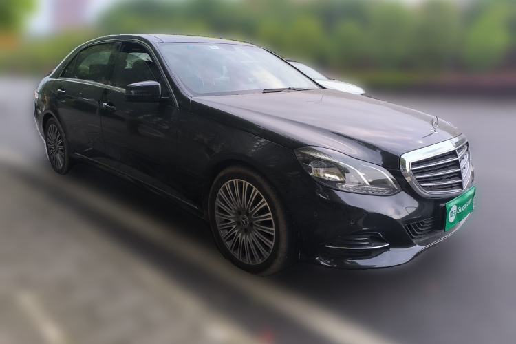 Used Mercedes-Benz E-Class 2015 Facelift E 200 L Front Right 45 Deg