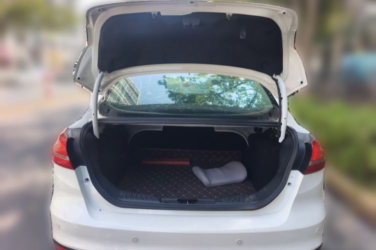 Used Ford Focus 2017 Sedan 1.6L Manual Fashion Edition Smart Drive Version
