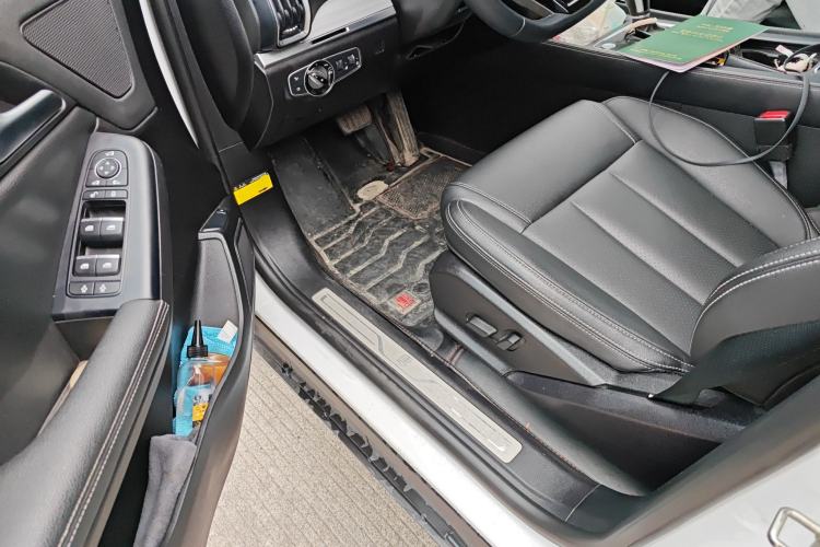 Used BYD Tang 2018 2.0T Automatic Smart Connect Prestige 7-Seater China V Standard Driver Seat