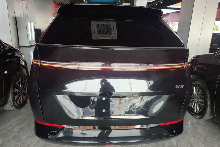 Used XPeng X9 2024 702 Ultra-Long Range Max Rear