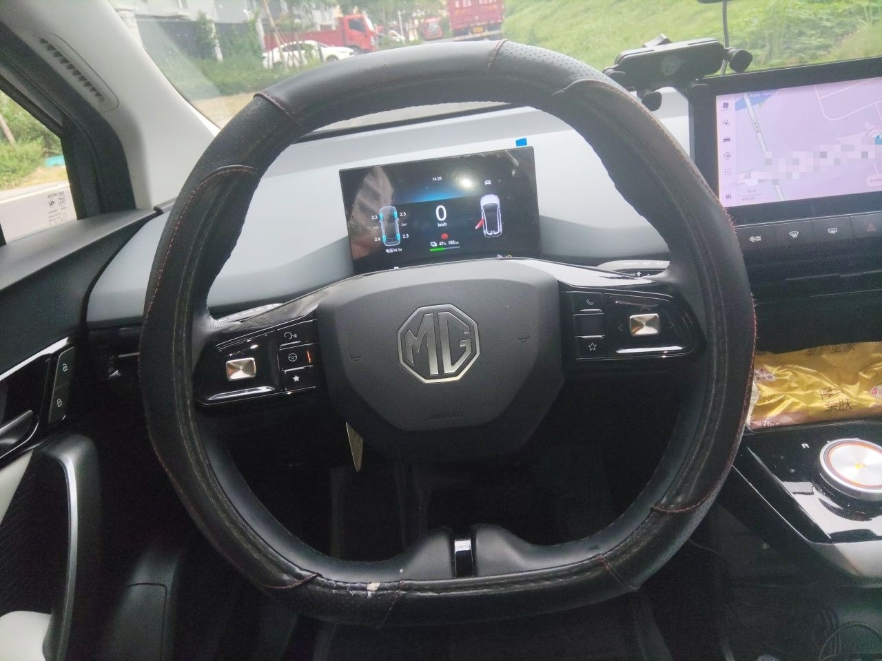 MG 4 EV 2022 425 km Luxury Edition — снимка 10