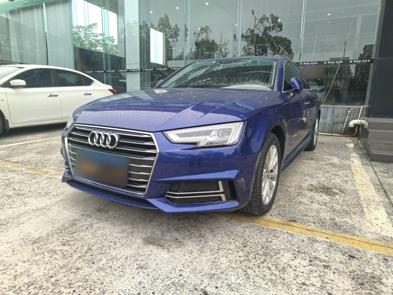 Под передней частью автомобиля