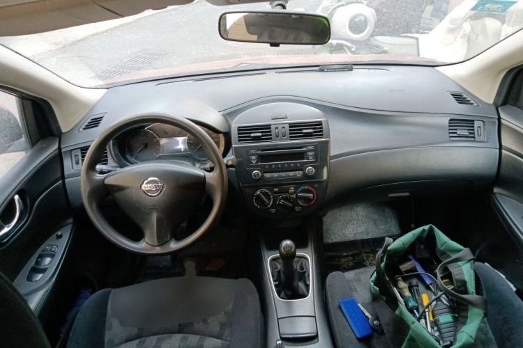 Used Nissan Tiida 2011 1.6L Manual Comfort Edition