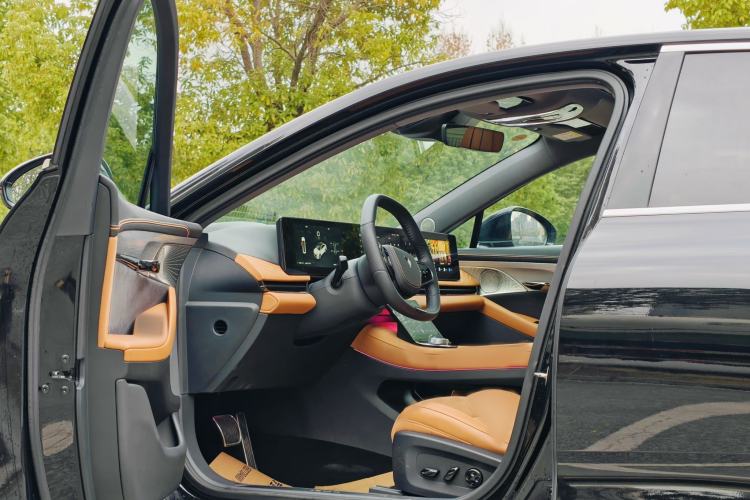 Used VOYAH PASSION 2024 PHEV Four-Wheel Drive Ultra-Long Range Executive Edition