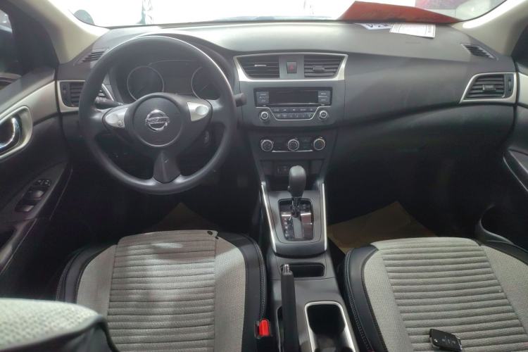 Used Nissan Sylphy 2022 Classic 1.6XE CVT Comfort Edition Center Console