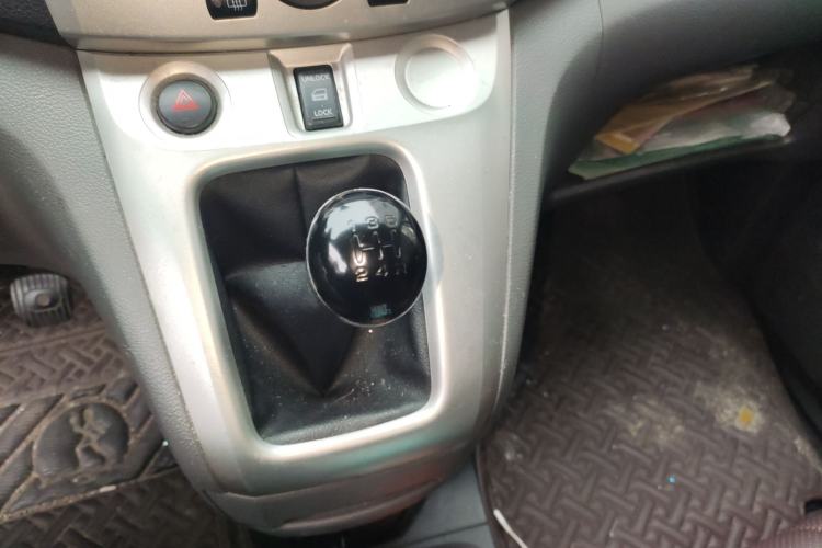 Used Nissan NV200 2011 1.6L 223 Seats Zunya Trim Gear Lever