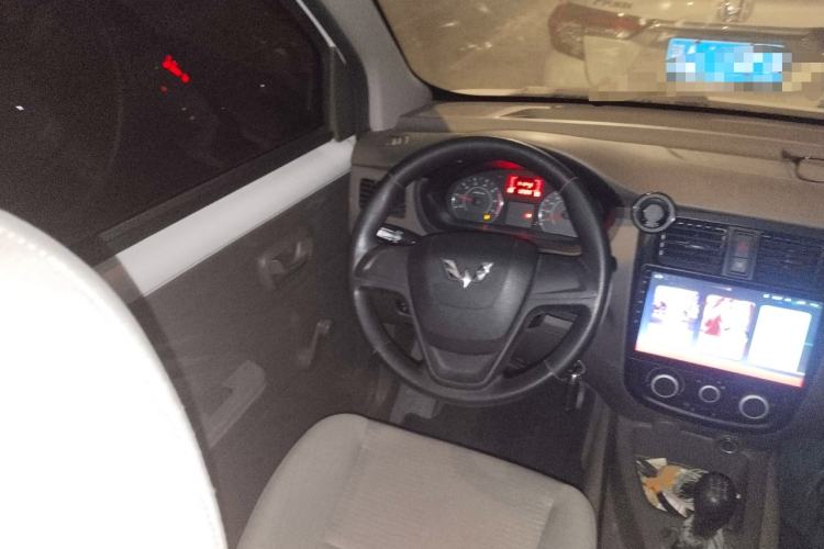 Used Wuling Rongguang V 2016 1.5L Practical Version