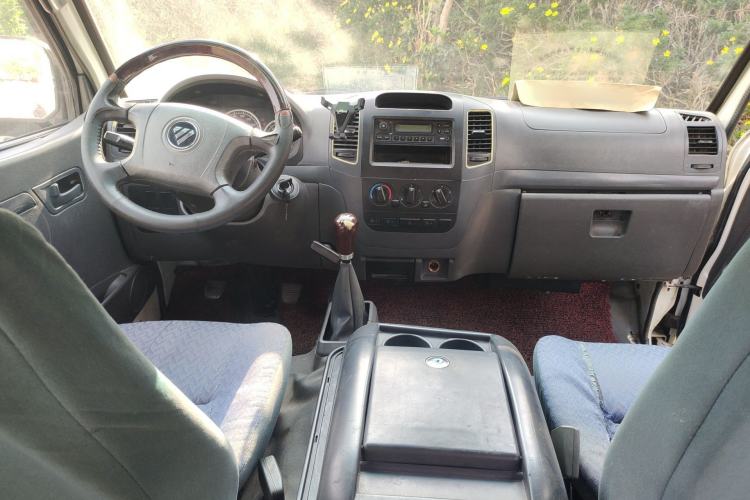 Used Foton Scenic 2014 2.0L Express Classic Short-Wheelbase High-Roof 491EQ4A
