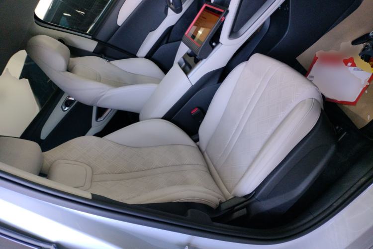 Used BYD Yuan UP 2025 Intelligent Driving Version 401 KM Dynamic Edition Right Front Seat