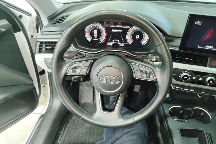 Used Audi A4L 2020 40 TFSI Fashionable and Elegant Model
