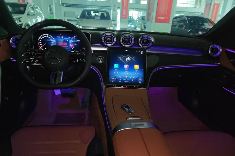 Used Mercedes-Benz C-Class 2025 Facelift C 260 L Sport Edition Center Console