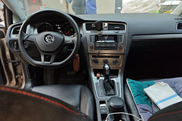 Used Volkswagen Golf 2015 1.6L Automatic Fashion Model