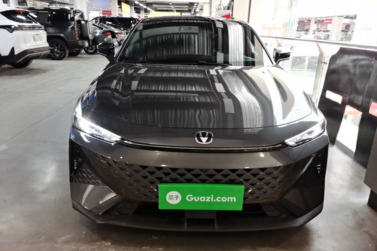 Used CHANGAN UNI-V 2024 1.5T Prestige Edition Front