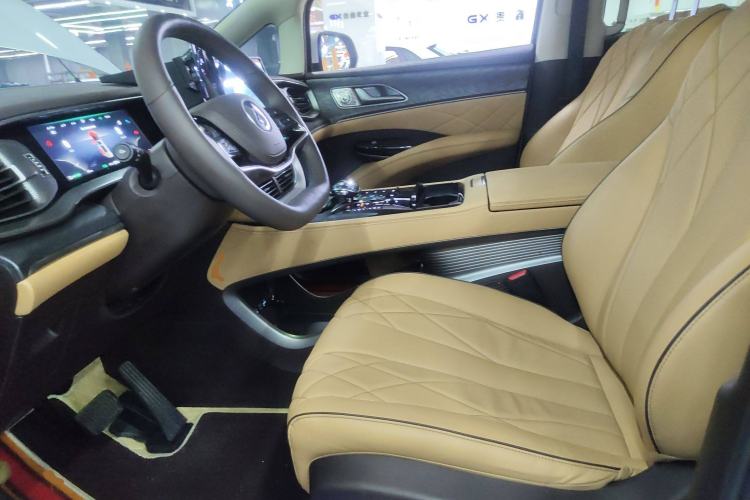 Used Denza D9 2024 DM-i 970 Luxury Model
