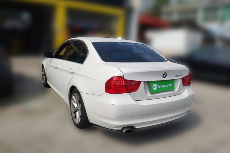 Used BMW 3 Series 2010 320i Luxury Model Rear Left 45 Deg