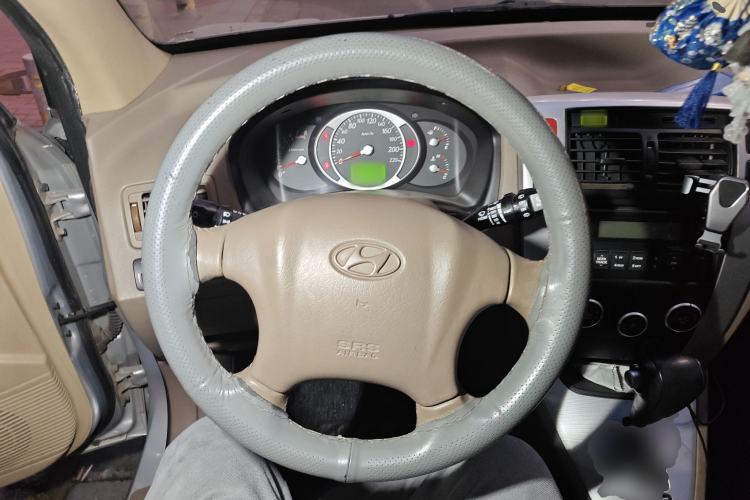 Used Hyundai Tucson 2009 2.0L Automatic Two-Wheel Drive with Sunroof