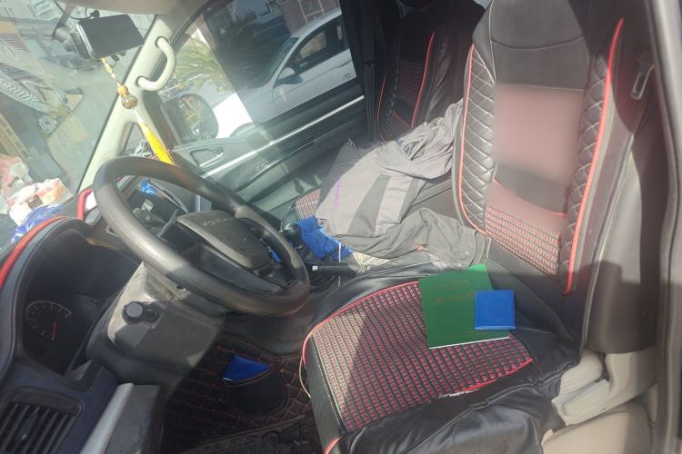 Used FORTHING Lingzhi 2023 M5L 1.6L Base Model 5 Seats Left Front Seat