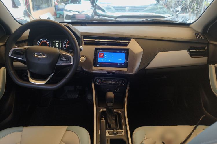 Used Chery Tiggo 3X 2022 PLUS 1.5L CVT Fashion Edition Center Console